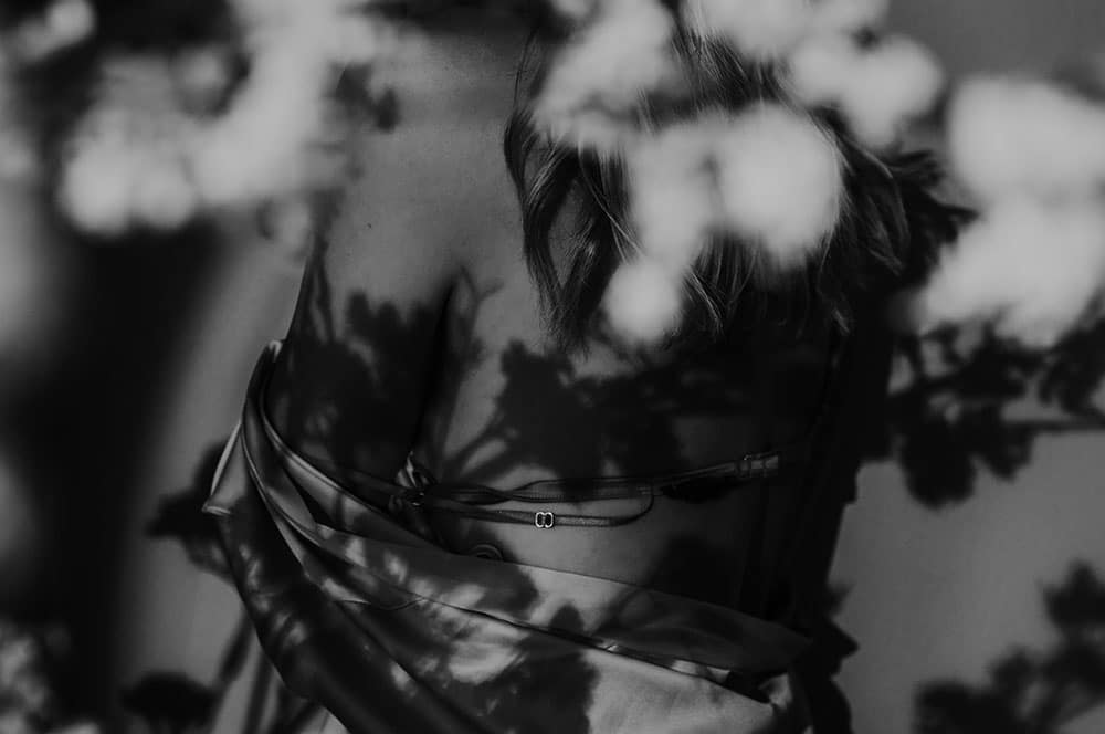 Akustikbild Frau mit Blumen