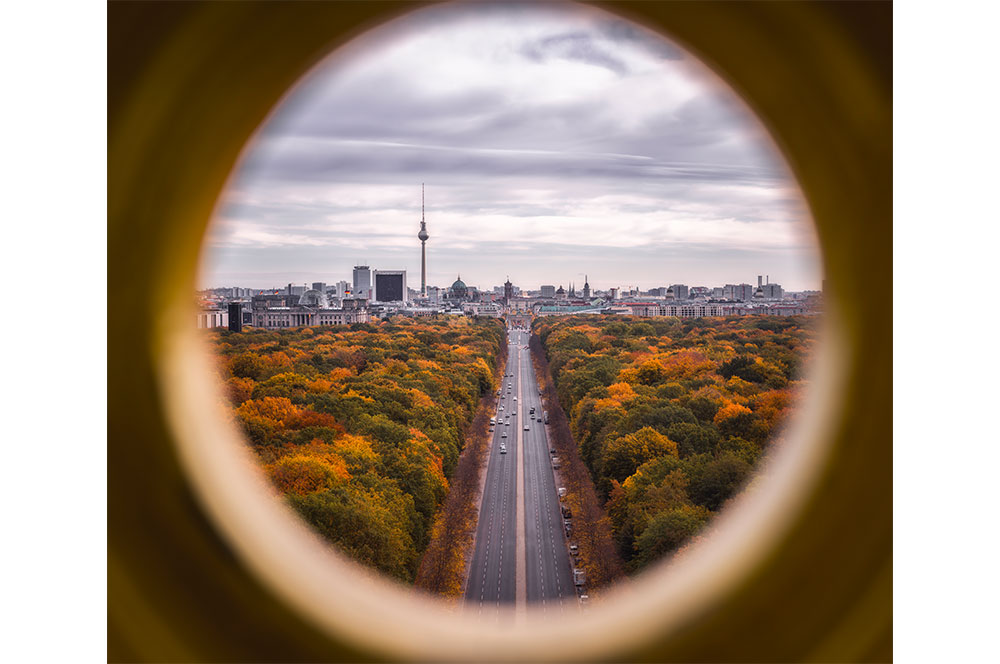 Akustikbild Looking through the eye of the tower